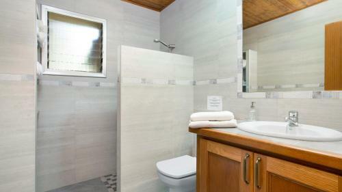 Lloret De Mar Villa Sleeps 14