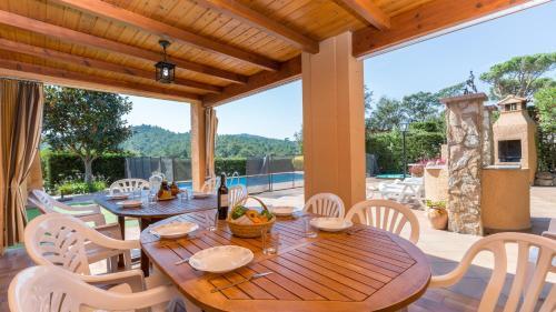 Lloret De Mar Villa Sleeps 14