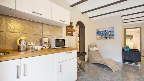 Villa- Monica