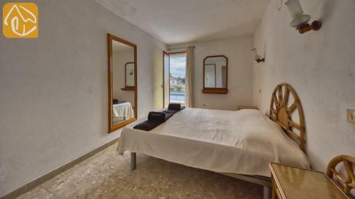 Lloret de Mar Villa Sleeps 10 With Pool And Wifi