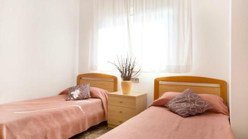 Villa In Lloret de Mar Sleeps 6 With Pool