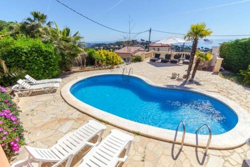 Lloret de Mar Villa Sleeps 10 Pool Air Con Wifi