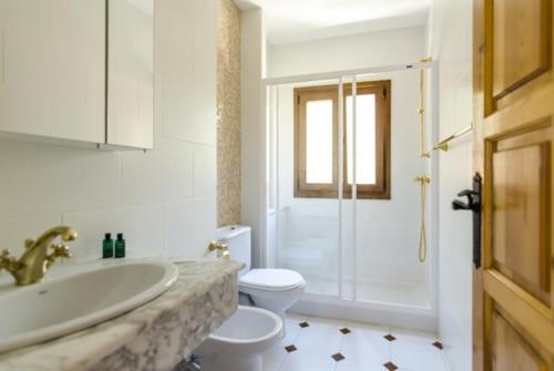 Lloret de Mar Villa Sleeps 10 Pool Air Con Wifi