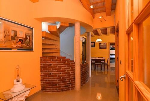 Lloret de Mar Villa Sleeps 8 Pool Wifi