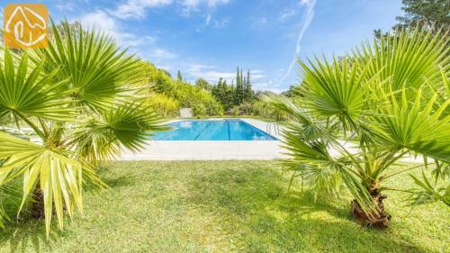 Lloret de Mar Villa Sleeps 7 Pool Wifi
