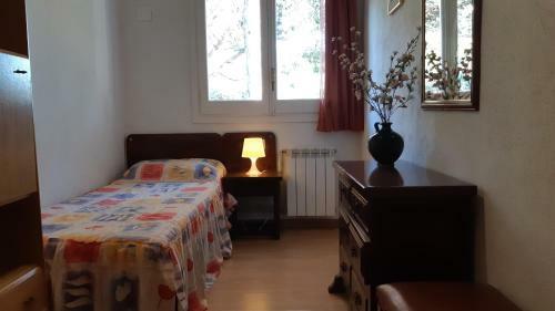 Lloret de Mar Villa Sleeps 7 With Pool And Wifi