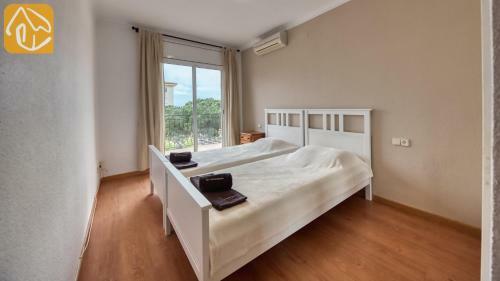 Lloret de Mar Villa Sleeps 12 Pool Air Con Wifi