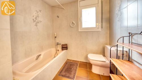 Lloret de Mar Villa Sleeps 12 Pool Air Con Wifi