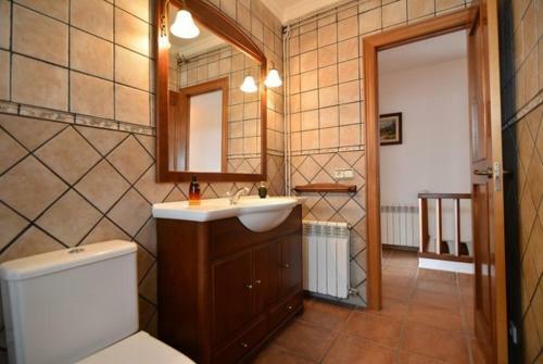 Lloret de Mar Villa Sleeps 8 Pool Wifi