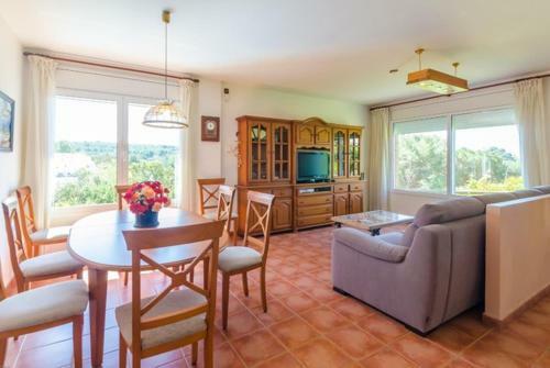 Lloret de Mar Villa Sleeps 10 Pool Wifi