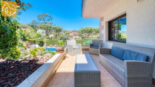 Lloret de Mar Villa Sleeps 22 Pool Wifi