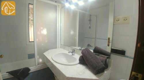 Lloret de Mar Villa Sleeps 10 Pool Wifi