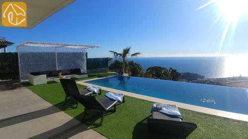 Lloret de Mar Villa Sleeps 11 Pool Air Con Wifi