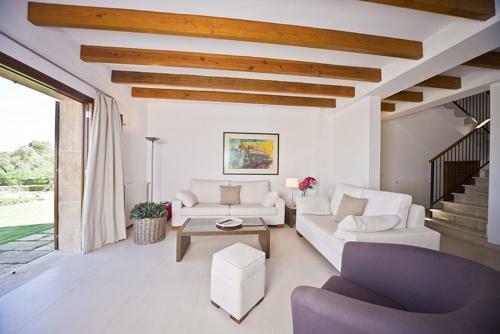 Llubi Villa Sleeps 8 With Pool Air Con And Wifi