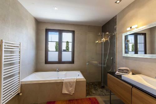 Villa With Sea View And Private Pool