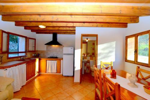 Finca Con Piscina En Llub�