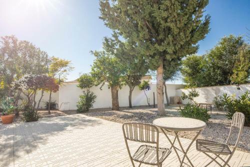 Beautiful 5-bed Villa In Fortuna