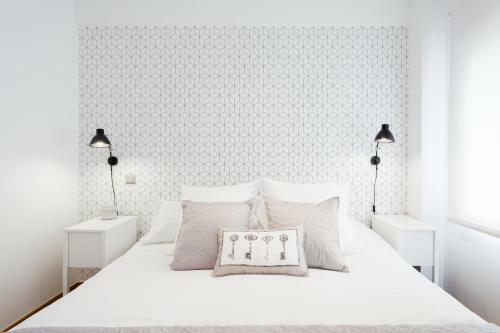 Principe de Vergara Apartment By Flatsweethome