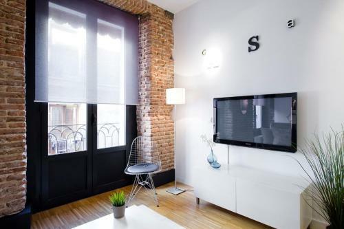 Gran Via Apartment By Flatsweethome