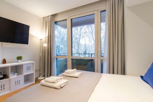 Apartment Paseo Del Prado 16-105