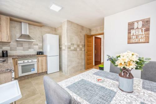 Malaga Station Apartment By Rafleys