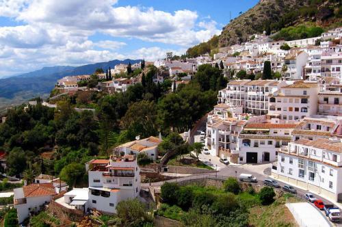 Malaga Villa Sleeps 10 With Pool And Air Con