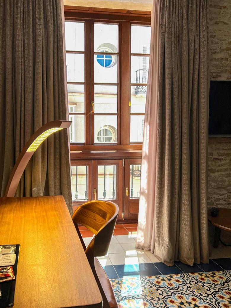Anahita Boutique Hotel