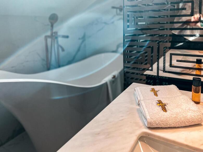 Anahita Boutique Hotel