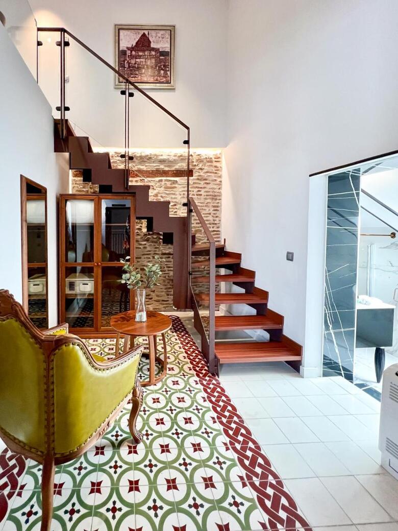 Anahita Boutique Hotel