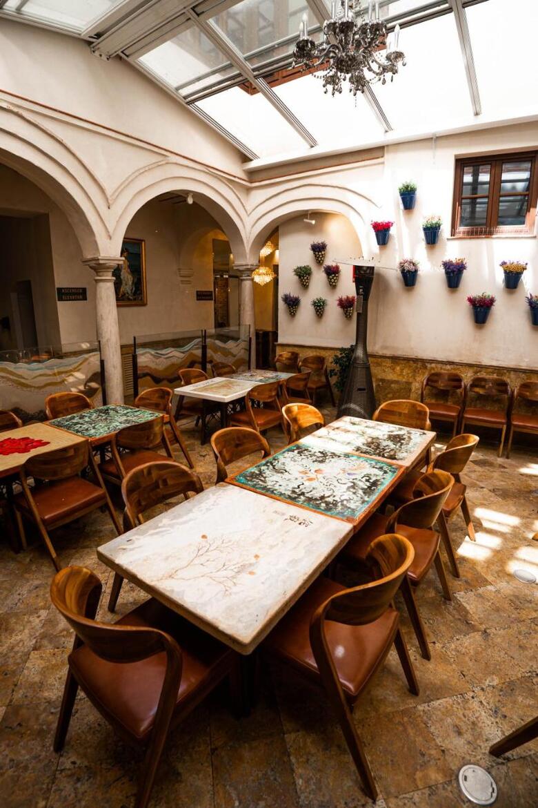 Anahita Boutique Hotel