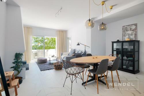 Contemporary Scandinavian Style Open Plan Apartment With 2 Terraces