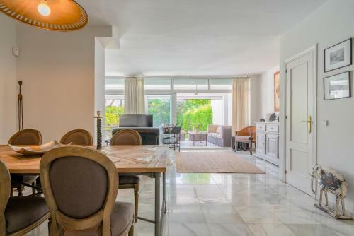 Oleholidays Guadalmina Golf Plaza
