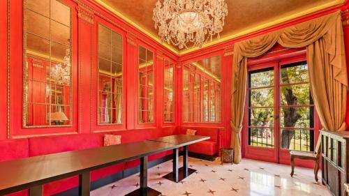 Marbella Villa Sleeps 12 With Pool And Air Con