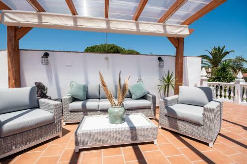 Charming Villa In Costabella At The Beach