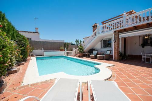 Charming Villa In Costabella At The Beach