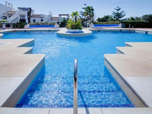 Apartamento Plush Holiday Home In Marbella With Swimming Pool