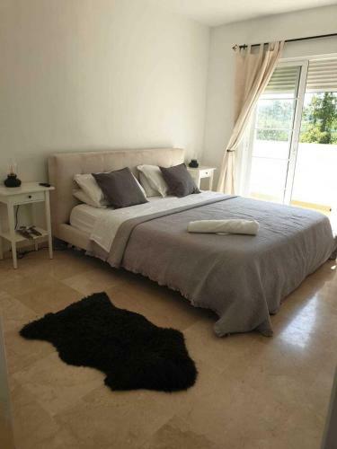 Remarkable 3-bed House In Marbella