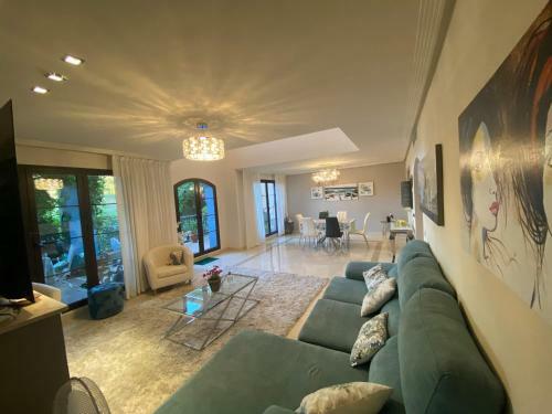 Charming 3-bed House 2 Big Pools And Herb Garden
