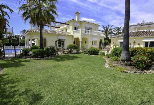 20001 - Exquisite Villa 50m To Beach