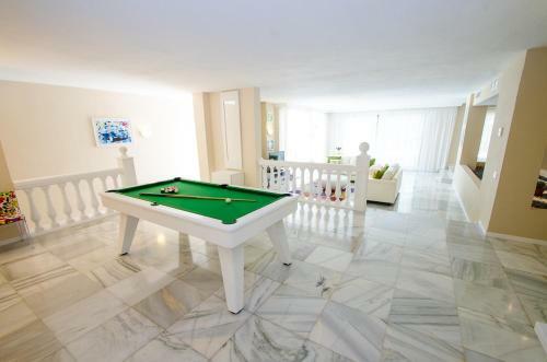 Villa XI
