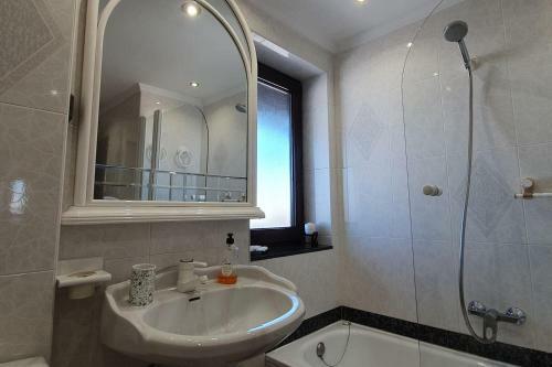 Parque Marbella Three Bedroom Apartment