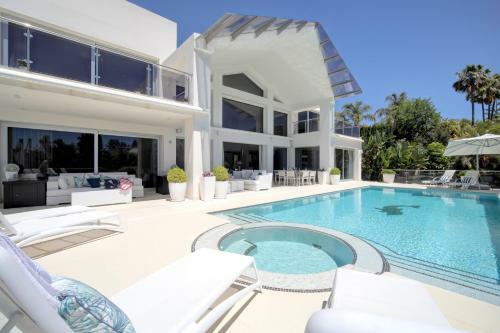 Luxury Villa-los Naranjos Golf Club