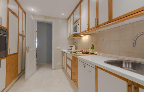 Apartamento 18166 - Superb Front Line Location - Heated Pool