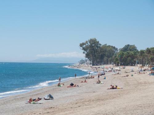 37 - Beach Front Apartment With Pool Views In Las Adeflas