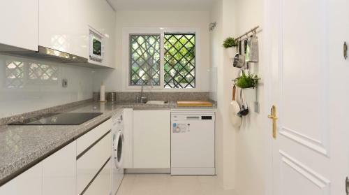 Apartamento Aloha Gardens, Marbella - R9952