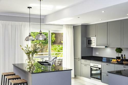 Gb- Beautiful Beach Apartment