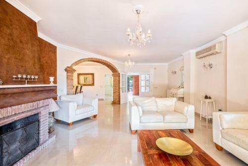 Charming 5br Villa Espa�a By Rafleys