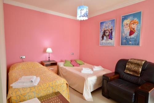 Mijas Villa Sleeps 15 With Pool And Air Con