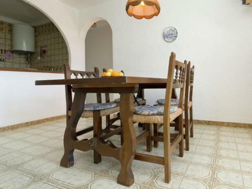 Small Building With 4 Apartments Close To The Beach
