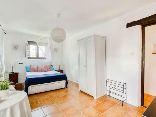 Attractive Villa In Montefrio With Private Swimming Pool